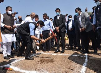 ई कॉशेस मोबिलिटी इलेक्ट्रिक व्हेईकल नवीन प्रकल्पाचे पर्यावरणमंत्री आदित्य ठाकरे यांच्या हस्ते भूमिपूजन