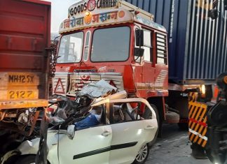 मुंबई-पुणे द्रुतगती महामार्गावर झालेल्या अपघातात चौघे ठार, तीन जण जखमी