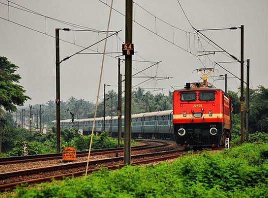 लोहगड ते वाशिम दरम्यान विजेवर चालणाऱ्या रेल्वेची यशस्वी चाचणी