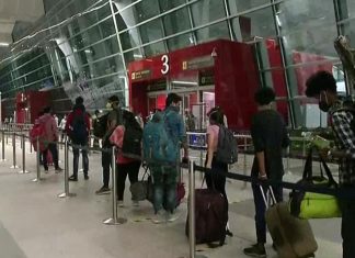 युक्रेनमध्ये अडकलेल्या भारतीयांना मायदेशी आणण्यासाठी हंगेरीतल्या भारतीय दूतावासाचं एक पथक सीमावर्ती भागात रवाना