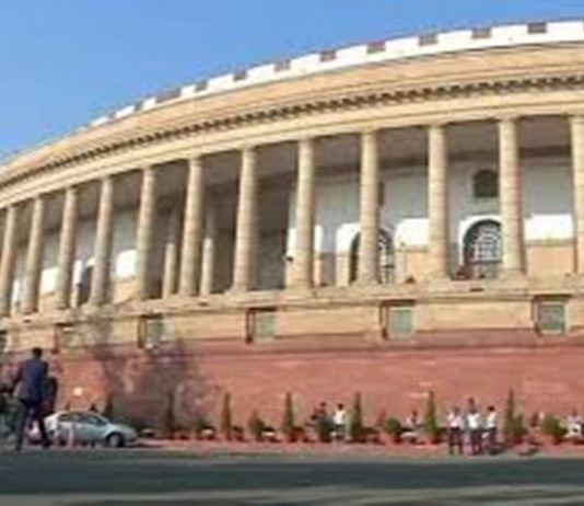 नीट परीक्षेसंदर्भात राज्यसभेतल्या विरोधी पक्ष सदस्यांचा सभा त्याग