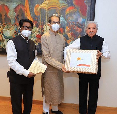 मराठीला ‘अभिजात’ दर्जाच्या मागणीसाठी ४ हजार पोस्ट कार्ड मुख्यमंत्र्यांच्या उपस्थितीत राष्ट्रपतींकडे रवाना