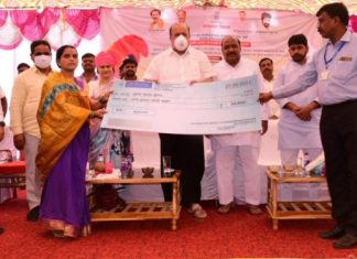 शेतमजूर,यंत्रमाग कामगार, रिक्षा, ट्रक, टेम्पो वाहन चालकांसाठी मंडळ स्थापन करण्याचा मानस – कामगार मंत्री हसन मुश्रीफ