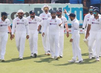 दुसऱ्या कसोटी क्रिकेट सामन्याच्या पहिल्या डावात भारताची श्रीलंकेवर १४३ धावांची आघाडी