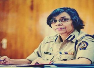 फोन टॅपिंग प्रकरणी आय पी एस अधिकारी रश्मी शुक्ला यांना अटकेपासून तात्पुरतं संरक्षण