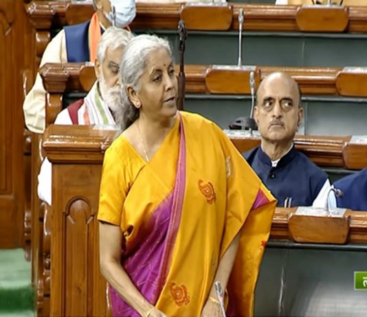 जम्मू-काश्मीरचा अर्थसंकल्प आणि त्यावरची चर्चा एकाच दिवशी करायची परवानगी द्यावी – निर्मला सीतारामन