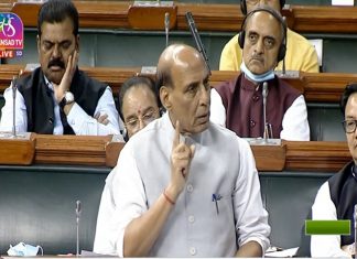 आत्मनिर्भर भारत योजने अंतर्गत संरक्षण सामग्रीच्या उत्पादनासाठी स्थानिकांना प्राधान्य देण्यावर केंद्र सरकारचा भर