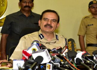 परमबीर सिंग गैरव्यवहार प्रकरणांचा तपास मुंबई पोलिसांकडून काढून सीबीआयकडे सोपवण्याचे सर्वोच्च न्यायालयाचे आदेश