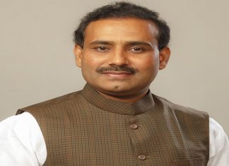 लहान मुलांच्या लसीकरणाची गती वाढवण्याचं आरोग्यमंत्र्यांचं आवाहन