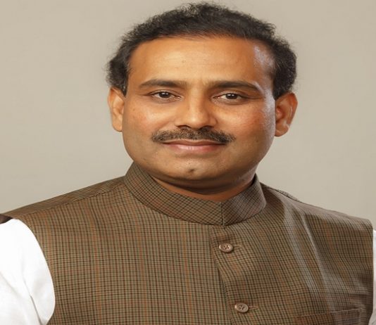 लहान मुलांच्या लसीकरणाची गती वाढवण्याचं आरोग्यमंत्र्यांचं आवाहन