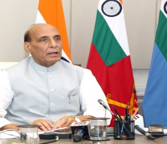 भविष्यात अपारंपरिक पद्धतीने युद्ध होण्याची शक्यता – संरक्षण मंत्री