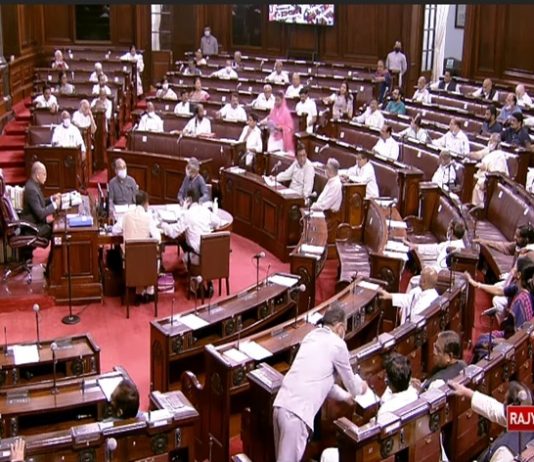 इंधन दरवाढी विरोधात विरोधी पक्षांनी केलेल्या गदारोळामुळे राज्यसभेचं कामकाज तहकूब