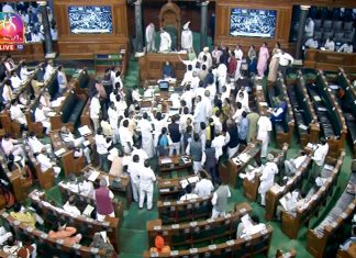 इंधन दरवाढ आणि इतर मुद्यांवर विरोधी पक्षांचा लोकसभेत गदारोळ