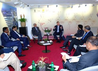 दाओसमध्ये विविध कंपन्यांसोबत राज्याचे ३० हजार कोटी रुपयांच्या गुंतवणुकीचे करार