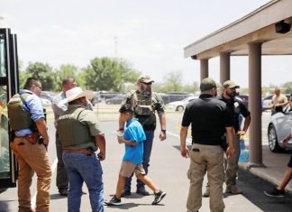 अमेरिकेतल्या टेक्सासच्या दक्षिणेकडील शहरात गोळीबार