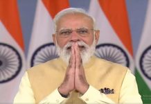 स्वातंत्र्यवीर विनायक दामोदर सावरकर यांच्या जयंतीनिमित्त प्रधानमंत्री, मुख्यमंत्री आणि इतर मान्यवरांकडून अभिवादन