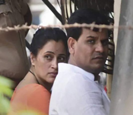 खासदार नवनीत राणा आणि आमदार रवी राणा यांना सशर्त जामीन मंजूर