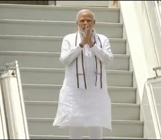 फ्रान्ससह ३ युरोपीयन देशांचा यशस्वी दौरा आटोपून प्रधानमंत्री मायदेशी परतले