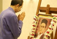 मुख्यमंत्री उद्धव ठाकरे यांचे स्वातंत्र्यवीर सावरकर यांना जयंतीनिमित्त अभिवादन