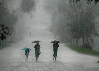 राज्यात अनेक ठिकाणी वादळी वाऱ्यासह पाऊस