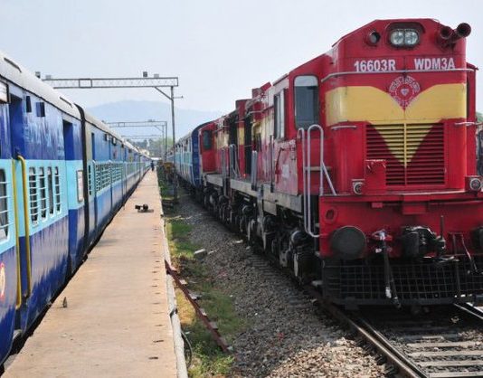 आषाढी वारीसाठी मध्य रेल्वेकडून विशेष गाड्या सोडण्यात येणार