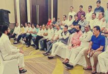 शिवसेनेचे बंडखोर आमदार बहुमत चाचणीसाठी उपस्थित राहणार