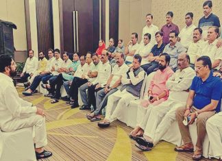 शिवसेनेचे बंडखोर आमदार बहुमत चाचणीसाठी उपस्थित राहणार