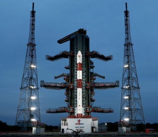 PSLV-C-५३ आणि DS-EO सिंगापूरच्या तीन उपग्रहांचं श्रीहरिकोटा इथल्या सतीश धवन अंतराळ केंद्रातून यशस्वीरित्या प्रक्षेपण