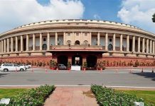 राज्यसभेतल्या ६ जागंसाठी राज्यात ७ उमेदवार रिंगणात असल्यानं राजकीय हालचालींना वेग