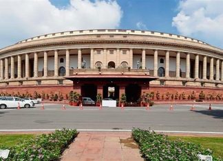 राज्यसभेतल्या ६ जागंसाठी राज्यात ७ उमेदवार रिंगणात असल्यानं राजकीय हालचालींना वेग