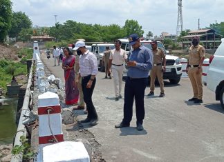 जिल्हाधिकारी डॉ. राजेश देशमुख यांच्याकडून पालखीमार्ग व पालखीतळांना भेट