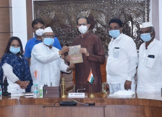 मुख्यमंत्री उद्धव ठाकरे यांना आषाढीच्या महापूजेचे मंदिर समितीकडून निमंत्रण