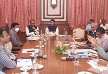 पाण्याचे आणि पथदिव्यांची थकित देयके अदा करण्यासाठीचा प्रस्ताव सादर करावा – उपमुख्यमंत्री देवेंद्र फडणवीस