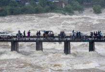 पुण्यात मुसळधार पावसामुळे धरणातील पाणीसाठ्यात वाढ