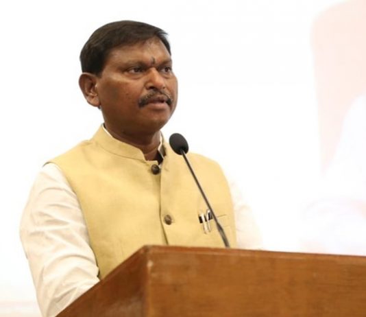 आदिवासी समाजाचा सर्वांगीण विकास करण्यासाठी संबंधित सर्व संस्था आणि सर्व राज्यांनी एकत्र येत विकास आराखडा तयार करावा – अर्जुन मुंडा