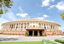 महागाई, जीएसटी दरवाढ यासह विविध मुद्यांवरुन विरोधकांनी केलेल्या गदारोळामुळे संसदेच्या दोन्ही सभागृहांचं कामकाज बाधित