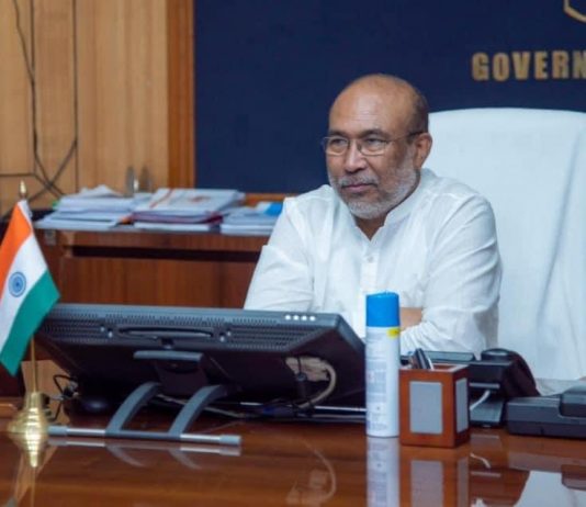 लिबेरियन टायगर्स ऑफ ट्रायबल या अतिरेकी संघटनेच्या अध्यक्षांसह १२ जणांचं आत्मसमर्पण