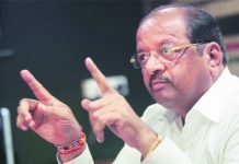 झोपडपट्टीवासीयांच्या पुनर्वसनासाठी खासदार गोपाळ शेट्टी यांनी घेतली बैठक