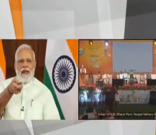 पेट्रोलमध्ये इथेनॉल मिसळल्यानं सुमारे ५० हजार कोटी रुपये शेतकऱ्यांना मिळाले असल्याचं प्रधानमंत्र्यांचं प्रतिपादन