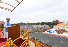 प्रत्येकानं देशाला विकासाच्या वाटेवर नेण्यासाठी भव्य आणि दृढ संकल्प करा- प्रधानमंत्री