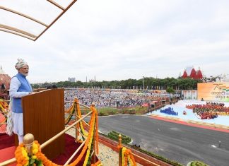 प्रत्येकानं देशाला विकासाच्या वाटेवर नेण्यासाठी भव्य आणि दृढ संकल्प करा- प्रधानमंत्री