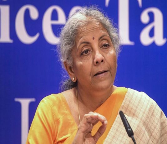 चालू आणि पुढील आर्थिक वर्षात भारतीय अर्थव्यवस्था ७.४ टक्के दराने वाढेल- केंद्रीय अर्थमंत्री