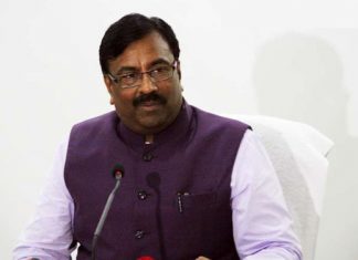 घुग्गुस इथल्या भूस्खलनाचा धोका असलेल्या घरांना तात्काळ 10 हजार रुपये दिले जातील – सुधीर मुनगंटीवार