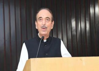 कॉंग्रेस नेते गुलाम नबी आझाद यांनी पक्ष नेतृत्वावर पुन्हा एकदा टीका