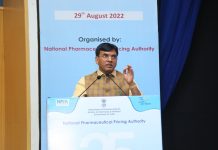 दर्जेदार औषध निर्मिती आणि जागतिक बाजारपेठेतला हिस्सा वाढवण्याचं केंद्रीय आरोग्य मंत्र्यांचं औषध उद्योगाला आवाहन