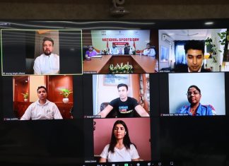 शालेय अभ्यासक्रमात खेळांचा आणि खेळांशी निगडीत विविध विषयांचा समावेश करण्याचा सरकारचा विचार