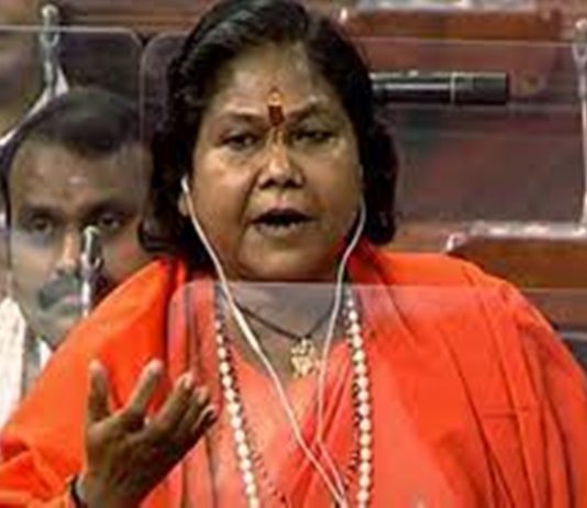 देशात अन्नधान्याचा पुरेसा साठा असल्याची सरकारची लोकसभेत ग्वाही