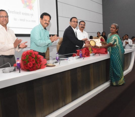महसूल दिनानिमित्त उत्कृष्ट महसूल अधिकारी व कर्मचाऱ्यांचा गुणगौरव समारंभ