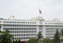 मंत्रीस्तरावरील कोणतेही अधिकार सचिवांना नाहीत केवळ अर्धन्यायीक प्रकरणांसाठी आदेश