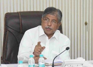 अडचणीतील सूतगिरण्या आणि यंत्रमाग पूर्ण क्षमतेने सुरू राहण्यासाठी शासन सहकार्य करणार – वस्त्रोद्योग मंत्री चंद्रकांत पाटील